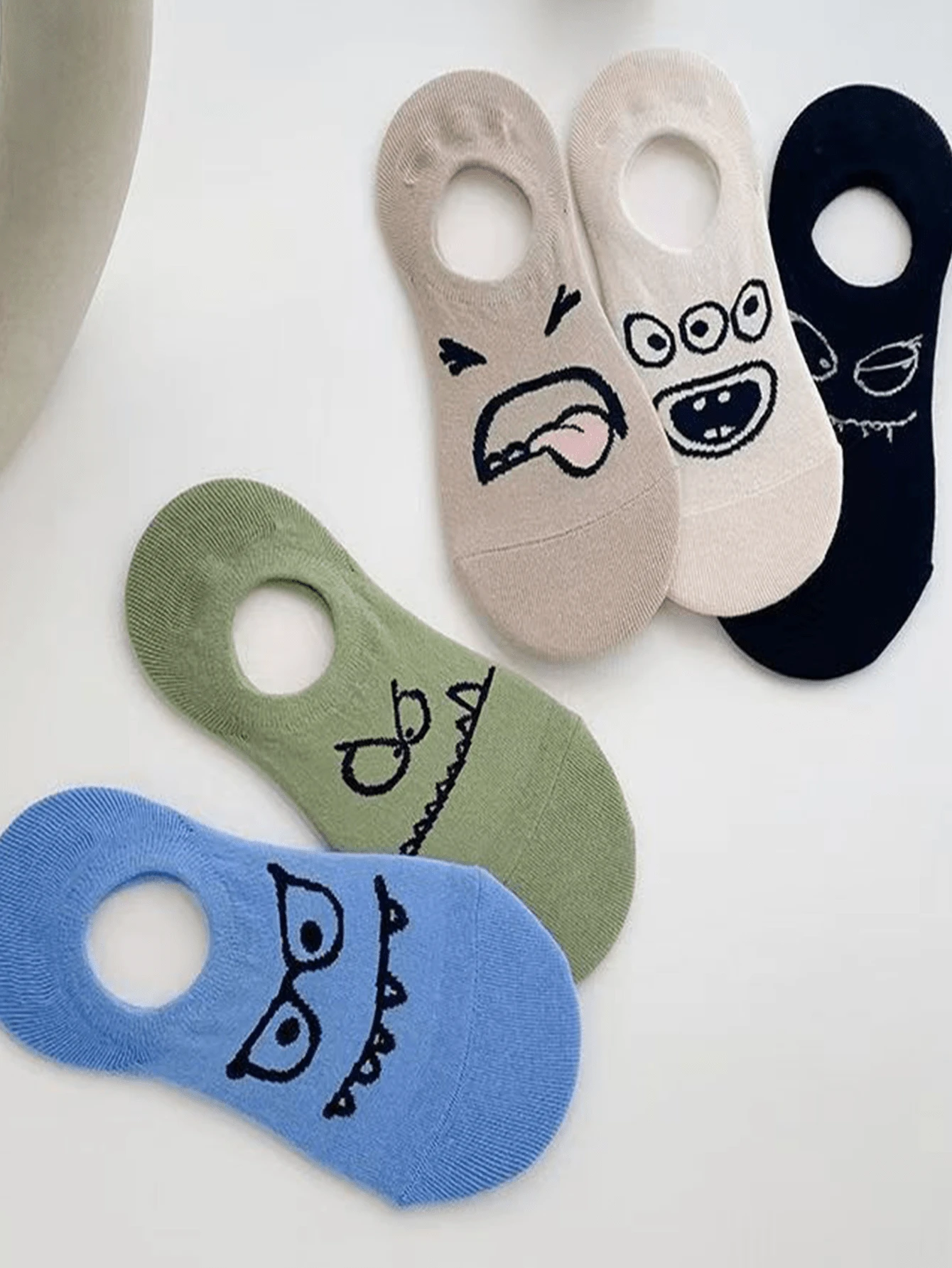 1/5双女士短袜，卡通趣味短袜，适合春夏穿着，薄款隐形浅口，日系可爱袜子，ins风怪兽 - 彩色 - 查看 1