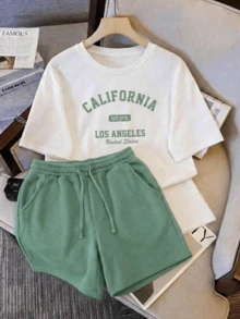 Camiseta blanca + pantalones cortos verdes