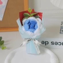 一套人造针织花束，适合作为生日或周年纪念礼物送给老师、母亲、朋友，也适合母亲节、情人节、婚礼纪念品、节日派对、家居装饰和圣诞礼物，可用于家居、书桌、卧室和浴室装饰。 - 彩色 - 查看 9