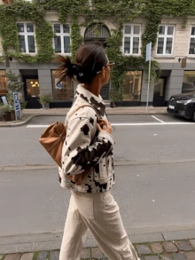 Women's Retro American Street Style Contrast Color Denim Print Loose Fit Cropped Jacket, Stylish Design Vacation Spring - Brownish White - View 4
