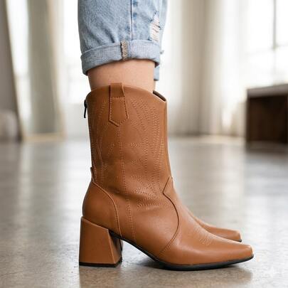 SFram Bota Feminina Texana Western Cano Médio Salto Bloco 6cm Confortável Bico Fino Country Preto e Caramelo Boiadeira Inverno