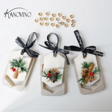 KANOVINO 22 piezas Juego de piezas de cera de aromaterapia, que incluye 2 moldes y 20 ojos de hebilla de metal. Los moldes son resistentes al calor, fáciles de limpiar y se pueden reutilizar. Están moldeados en una sola pieza. Se pueden hacer en etiquetas colgantes de aromaterapia para el armario o regalos hechos a mano. Son perfectos para los entusiastas de las manualidades. - 2 moldes + 20 hebillas de metal dorado - Ver 4