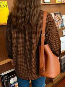 女士经典格纹衬衫，翻领，落肩袖，纽扣细节，常规版型，颜色深浅不一 - 黑棕格子 - 查看 3