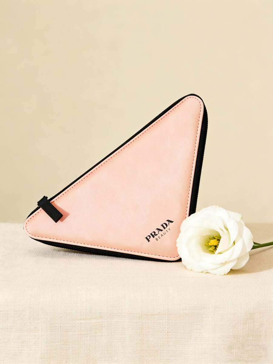 Prada 粉色三角形大容量化妆包，便携旅行洗漱包，时尚手提包