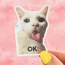 可爱小白猫OK！趣味表情贴纸，手机壳和笔记本电脑贴纸，防水乙烯基贴纸 - 耐用哑光表面，自粘式保险杠贴纸，适用于汽车、窗户、笔记本电脑、卡车、水瓶 - 多用途耐用设计，汽车贴纸 - 乙烯基 - 查看 1