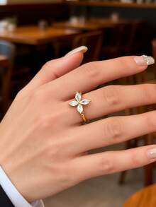 1 chiếc nhẫn hình cỏ bốn lá mạ vàng tinh tế, đính đá Cubic Zirconia cắt hình bầu dục - Trang sức nữ - Vàng - Xem 1