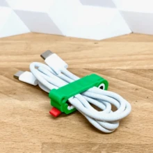 这款产品可收纳整理充电线和数据线，防止桌面/包包里的线缆缠绕，固定线材，防止线缆脱落，保护线尾，减少弯折损伤，延长使用寿命。可爱的鳄鱼造型，趣味十足，让您的桌面更加美观。单手即可快速夹紧，使用方便。夹持牢固不伤手，小巧轻便，适合居家、办公及外出使用。 - 多色 - 查看 4
