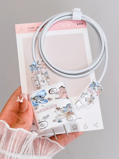 Set de 4 piezas Funda protectora transparente para cargador de teléfono con diseño de lirio tropical y coco, organizador de cable de datos - Incluye adaptador de carga de 20W/18W, cubierta para adaptador, compatible con iPhone 11/12/13/14/15/16/13 Pro Max/16 Pro Max/17 Pro Max