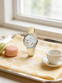 Fossil Đồng hồ nữ họa tiết hoa 3D, dây da màu vàng nhạt, mặt số khảm xà cừ, kiểu dáng dễ thương, phù hợp đeo hàng ngày, xem ngày, hoặc trong những dịp thường ngày. - Màu vàng - Xem 5