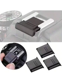 Penutup Dudukan Hot Shoe Kamera, Pelindung Hot Shoe, Penutup Debu Kamera, Mencegah Penumpukan Debu pada Hot Shoe, Casing Pelindung Kamera, Tutup Lensa Hitam Tahan Lembap dan Debu - Cocok untuk Aksesori Kamera Mirrorless, Kompatibel dengan Pentax, Olympus, dan Kamera DSLR dan Mirrorless Lainnya. Hadiah Penting untuk Penggemar Fotografi, Tersedia Berbagai Gaya. - View 1