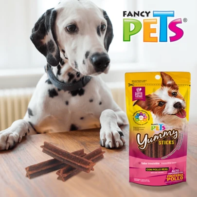  Fancy Pets Yummy Sticks Premio para Perro Sabor Pollo y Tocino 3 Piezas 60 g Snack Masticable con Vitaminas y Minerales
