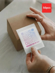 1-100 Miếng Dán Vuông Tùy Chỉnh: Nhãn Cá Nhân Hóa. In bất kỳ họa tiết, hình ảnh, logo, văn bản hoặc mã QR nào bạn muốn. Đặc điểm nổi bật bao gồm chất liệu PVC chống thấm nước và lớp phủ hologram tùy chọn. Dán chúng lên hộp quà hoặc thiệp chúc mừng; người nhận có thể quét mã để xem tin nhắn video cá nhân hóa. - Nhiều màu 1 - Xem 11