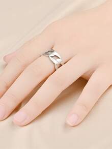 1枚时尚休闲情侣戒指 钛钢男士戒指 个性化酷炫镂空扭链戒指 女士欧美风格光滑戒指 复古戒指 街头摇滚嘻哈男士单枚戒指 流行手部饰品 - 銀色 - 查看 4