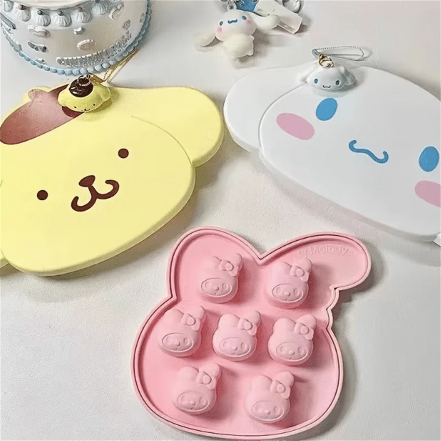 SANRIO 1/Piece Merlot Cinnamon Roll Pudding Dog Image Ice Cube Mold, With Pink Rabbit Ear Design And Seven Compartments Of Three-Dimensional Small Mold Cavity, Suitable For Making Creative Beverage Ice Cubes, Adding Fun Visual Effects To Summer Cold Drinks