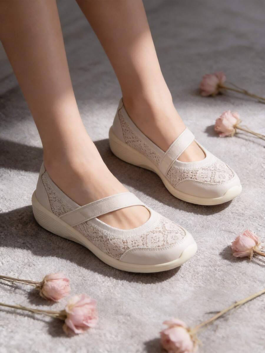Skechers 女士休闲鞋,舒适休闲鞋,现代舒适系列女士时尚休闲鞋,通勤及日常休闲穿着舒适,158763-OFWT - 乳白色 - 查看 1