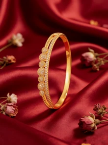 1 件 - 优雅的法式蛇纹铜手链，饰以蛇纹锆石，呈现柔和的金色调。散发着轻松神秘的魅力，适合日常佩戴和节日场合。 - 金色8 - 查看 9