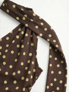 Đầm nữ chấm bi thanh lịch, giản dị, gợi cảm, hở vai, thiết kế bất đối xứng, không tay, xếp ly, ôm sát, cổ yếm, buộc dây, thời trang; Đầm ngắn vải lụa tơ tằm, đầm ngắn mùa xuân hè mới cho nữ; Đầm chấm bi màu nâu; Thích hợp cho các buổi tụ họp, tiệc tùng, hẹn hò, đi biển, lễ tốt nghiệp, đi làm, kỳ nghỉ, quà sinh nhật, trang phục ngày của mẹ. - Rỉ Nâu - Xem 4