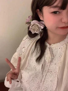 1个逼真玫瑰花双面发夹，度假风拍照道具配饰 - 彩色 - 查看 5