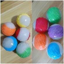 Pelota de goma natural con diseño geométrico que emite sonidos, de 2,5 pulgadas, apta para perros de todas las razas, juguete interactivo sin baterías compatible con lanzador, adecuada para perros pequeños a grandes, estilo aleatorio - Multicolor - Ver 14