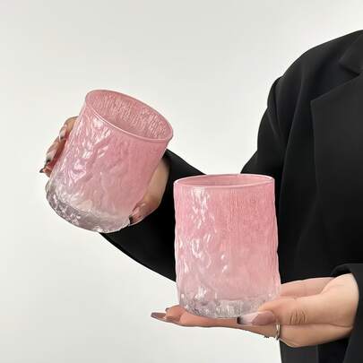 1 pieza Taza de fondo grueso y creativo en color rosa, taza de vidrio cristal rosa con textura martillada, vajilla asimétrica y linda para bebidas, agua, café, taza de vidrio moderna adecuada para el hogar, bar, restaurante, oficina, regalo ideal para amigos y parejas en el Día de San Valentín
