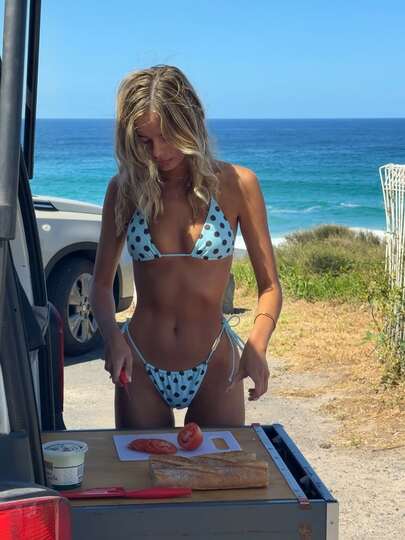 2 piezas Traje de baño de bikini bohemio con volantes/ribete de volantes, estampado de lunares, casual, lindo, elegante, sexy, adecuado para playa, cita nocturna, vacaciones, fiesta de cumpleaños, deportes y fitness, vacaciones de primavera/verano