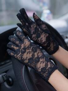 一双女士蕾丝镂空手套，透气，露指设计，适合春夏佩戴，性感蕾丝边饰，可用于驾驶、骑行、婚礼等场合。 - 分指手套 - 查看 15