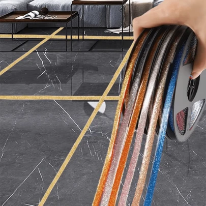 1 miếng dán góc tường tự dính PVC kích thước 0.31 inch x 196.85 inch, dùng để che các khe hở góc tường, băng dán góc trần nhà, dải che các đường nối, dễ bóc và dễ dán.