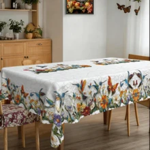 Față de masă 1 buc. cu model colibri și flori - stil natural proaspăt - imprimeu viu detaliat. Fabricată din poliester, disponibilă în forme dreptunghiulare, pătrate și rotunde. Ideală pentru petreceri cu tematică naturală, cine în familie, picnicuri în aer liber, reuniuni de sărbători, ca decor esențial pentru masă pentru a crea o atmosferă festivă. Un material textil indispensabil pentru nunți, aniversări și alte ocazii. - A - Vizualizare 8
