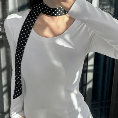 女士波点围巾，时尚百搭，适合日常佩戴