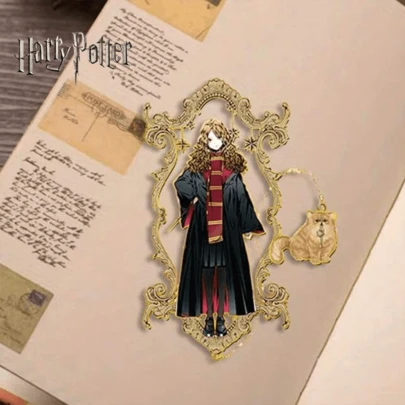 1 chiếc bookmark Harry Potter Hermione Ron Hogwarts chính hãng Warner Bros., đồ sưu tầm trang trí bàn làm việc và quần áo, quà tặng sinh nhật cho bạn bè, đồ dùng văn phòng phẩm.