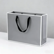 1个/4个装通用黑色礼品袋，带结实手柄 - 多种尺寸和颜色可选，大号礼品袋，带手柄，适用于礼品、糖果、购物，适合婚礼、生日、母亲节、商务、精品店、派对等场合。 - 黑色 - 查看 72