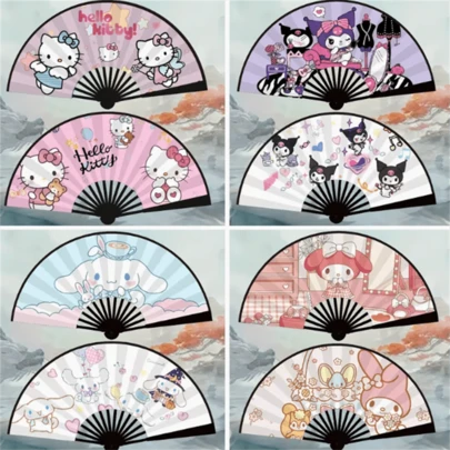 SANRIO 1 Ventilatore portatile pieghevole in tessuto non tessuto a forma di rotolo di cannella, accessorio estivo essenziale con due lati diversi, stili assortiti come Hello Kitty, Kuromi, Jade Guigou, My Melody, ideale come regalo per feste, compleanni, San Valentino, matrimoni, viaggi, festa della mamma, stile antico, scelta perfetta per l'estate (alcune parti possono essere casuali), per uso all'aperto, in giardino, per viaggi, accessori portatili, essenziali per la spiaggia, per la stagione della laurea, cerimonie di laurea, regali di laurea, congratulazioni laureato, valedictorian, fine della scuola, festa di laurea, accessori portatili per l'esterno, per escursioni, campeggio, strumenti portatili, essenziali estivi