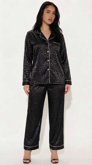 Snug League Black Leopard Jacquard Women's Long Sleeve Top & Pants Pajama Set, Fall & Winter Clothes