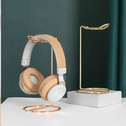 1pc Luxury Modern Metal Headphone Stand, Electricity-Free Home/Office Music Lover Organizer Rack, Hollow Alloy Design, Jewelry Display Stand, Creative Desktop Display Holder, Desk Stand, Exhibition Prop, Fashionable Metal Headphone Holder, Exquisite Home Decor Iron Display Rack, Creative Headphone Stand, Suitable For Showroom, Photography, Bedroom, Gaming Area - Carnival And St. Patrick's Day Decor, Home And Office Use