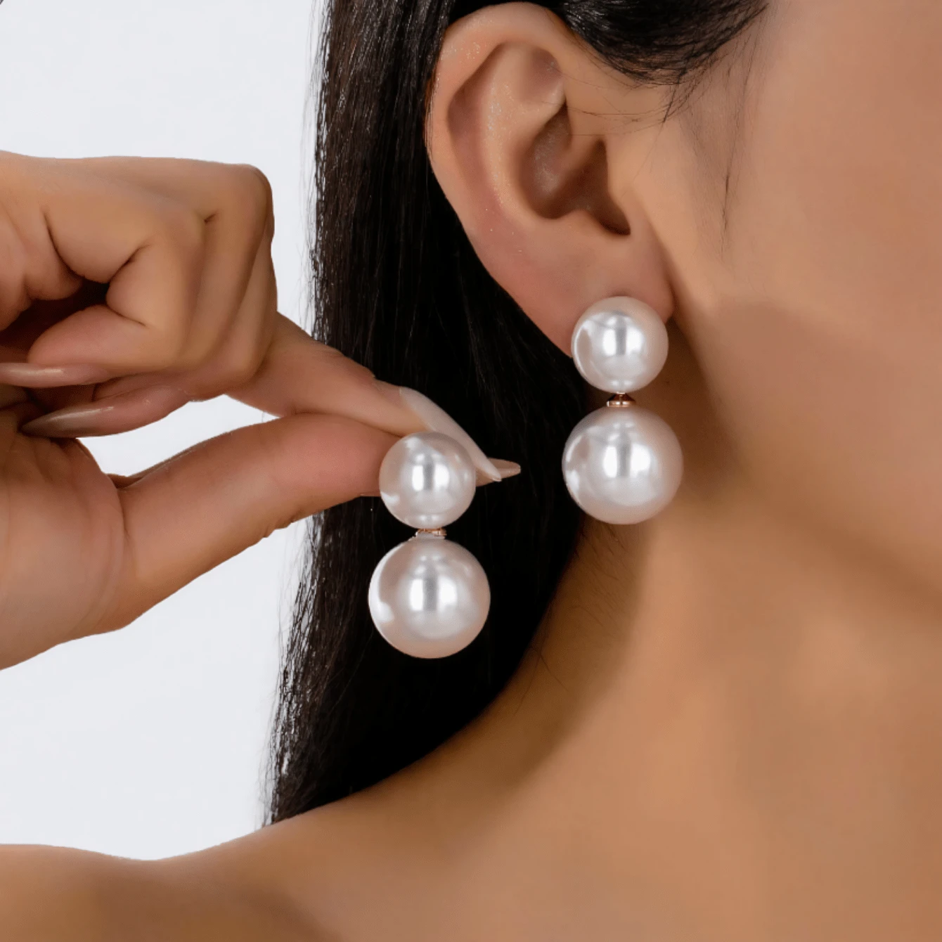 一对时尚新款大珍珠耳钉，尽显低调优雅。 - 白色 - 查看 1