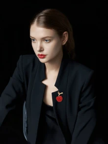 1pc Cute Small Apple Brooch For Women, Premium Quality, Anti-Slip Clasp, Fruit Brooch Accessory For Coat And Suit - Red - View 2