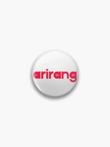 1個/6個 4.4cm/1.73英吋 ARIRANG 主題 Hit 字體、卡通手燈與像素愛心字母印花安全針胸章，可用於裝飾衣服、包包、背包，ARMY 粉絲理想禮物 - 彩色 - 查看 13