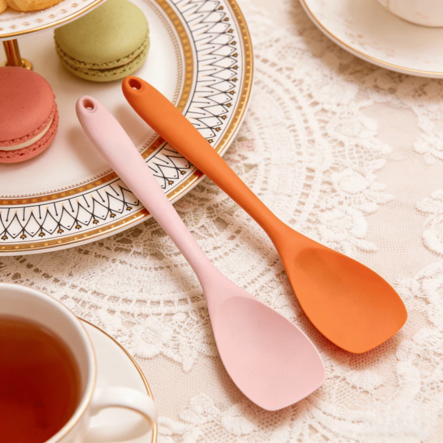 Muỗng xới silicon | Chịu nhiệt cao | Chống dính | Dụng cụ cạo linh hoạt | Không mối nối | Có thể rửa bằng máy rửa chén | Dùng cho salad, làm bánh | Màu cam/hồng (2/4 gói) - trái cam - Xem 1