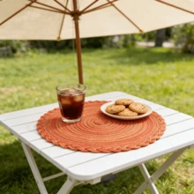 2/6 pièces Sets de table ronds en PP tressés à la main, tapis isolants orange vif, décoration de cuisine, convient pour pique-nique de jardin extérieur en été, pendaison de crémaillère, anniversaire, décoration de mariage, fournitures de fête de vacances, rassemblement familial, camping, nappe, chemin de table, décoration d'intérieur, essentiels de cuisine - Orange - Voir 8