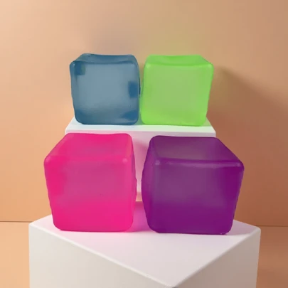 Schylling Nice Cube - 高触感感官挤压玩具 -