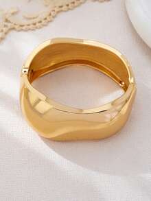 3pcs/Set Unique Zinc Alloy & Metal Bangles, Gold-Tone Bangle, Heavy Metal Curved Bangle, Rugged Hammered Wide Bangle, Wave Bangle Set, Luxury Elegant Style, For Women, Quiet Luxury - Yellow Gold - View 3