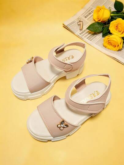 1 Pair Fashion Pink Children's Sandals, Girls' Thick-Sole High Heel Sandals, Hook And Loop Closure, Pink Upper With Butterfly, Rhinestone And Pearl Decor, Suitable For Summer Outings, Weddings, Beaches, School Events, Daily Wear, Vacation