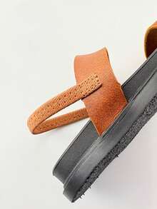 1 par de sandalias de moda para niños, sandalias planas marrones para niñas, diseño deslizante con parte trasera elástica, suela suave antideslizante, adecuadas para salidas de verano, banquetes, fiestas, vacaciones - Marrón - Ver 7