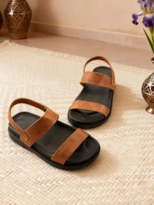1 par de sandalias de moda para niños, sandalias planas marrones para niñas, diseño deslizante con parte trasera elástica, suela suave antideslizante, adecuadas para salidas de verano, banquetes, fiestas, vacaciones - Marrón - Ver 5