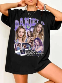 Retro Graphic T-Shirt By Daniela Katseye, Katseye Soft Is Strong Album Sweatshirt, Katseye Touch T-Shirt, Katseye Manon, Sophia, Daniela, Megan - 黑色 - 查看 1