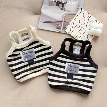 Áo vest kẻ sọc mùa xuân/hè cho chó/mèo cưng, phù hợp với chó Poodle, Teddy, Bichon Frise và các giống chó/mèo nhỏ khác. Thiết kế không tay giúp tránh rụng lông, có móc cài dây xích.