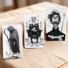 Bộ bài Tarot Knight-Wett phong cách Gothic đơn sắc 78 lá | Giấy bìa cứng chất lượng cao 400gsm kèm sách hướng dẫn | Công cụ bói toán cho chữa lành tâm linh và phù thủy, bộ bài Tarot Gothic mới năm 2026 | Bộ bài Tarot Knight-Wett "Những lời thì thầm của thế giới huyền ảo đen tối" | Trò chơi bói toán bằng bìa cứng cao cấp bền chắc cho thiền định và khám phá bản thân. - Bài Tarot đen trắng - Xem 6