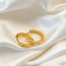 A Pair Of Embossed Gypsophila Delicate Classic Earrings - Yellow Gold - View 5