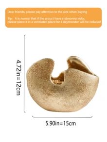 Chiếc bình/chậu cây bằng nhựa có bề mặt sần này sở hữu hình dáng độc đáo, bất đối xứng, rất thích hợp để trưng bày các loại cây nhỏ hoặc cành cây trên bàn cà phê, bàn làm việc hoặc bệ cửa sổ. Đây là lựa chọn lý tưởng để tô điểm thêm nét tối giản, tự nhiên cho không gian sống và văn phòng hiện đại. - Nhiều màu - Xem 15