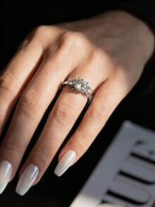 1 chiếc nhẫn bạc 925 đính 3 viên đá Moissanite và kim cương - Thanh lịch và sang trọng, thích hợp làm quà tặng đính hôn, cưới, sinh nhật bạn thân, kỷ niệm hoặc quà cưới cho cô dâu. - Nhẫn moissanite ba viên kim cương - 1CT - Xem 8